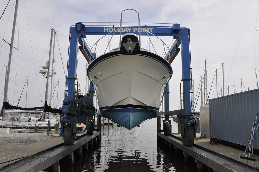 46' Hatteras HP Convertible-1983 "Magic Hat" - 733