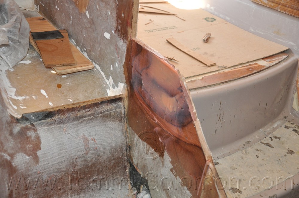 38' Fountaine Pajot, Electrical Panel Fire Damage - 689